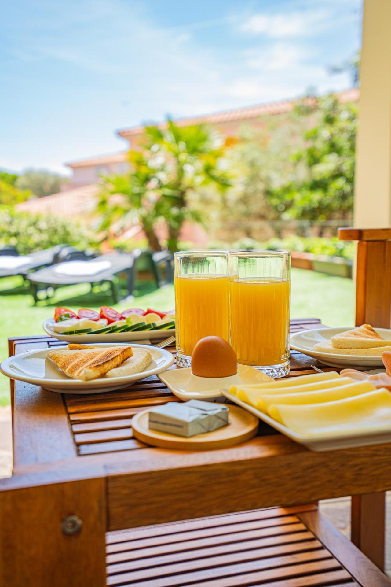 Hotel Lu Pitrali San Teodoro  Kültér fotó