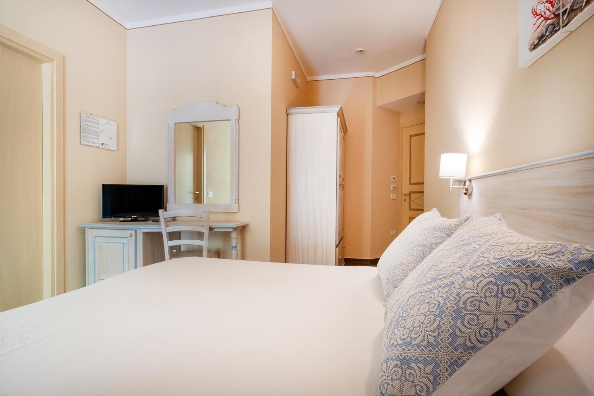 Hotel Lu Pitrali San Teodoro  Kültér fotó